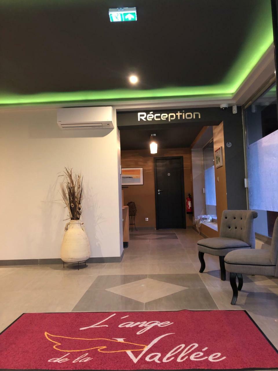 Hotel L'Ange De La Vallee Ойонна Экстерьер фото
